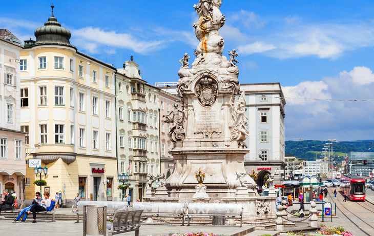Dreifaltigkeitssäule auf dem Hauptplatz von Linz in Österreich